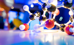 李克強：通過發(fā)展“互聯(lián)網(wǎng)+醫(yī)療”、醫(yī)聯(lián)體等 將優(yōu)質(zhì)醫(yī)療資源下沉